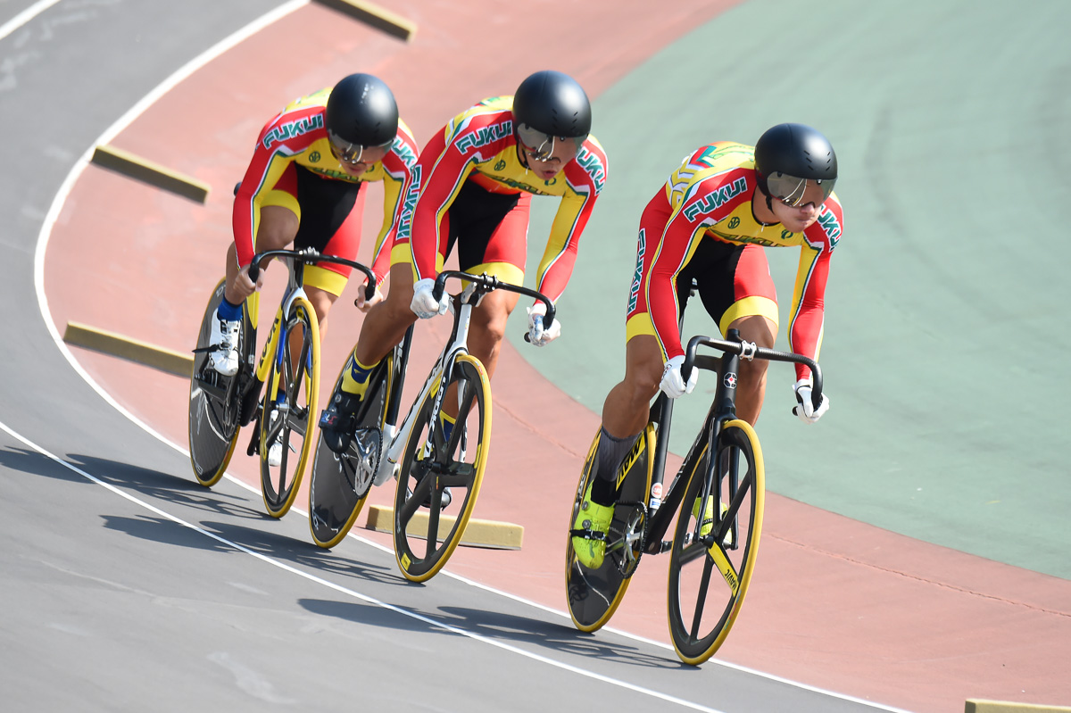 男子チームスプリント決勝 連覇達成の福井県（岸田、上杉、市田）