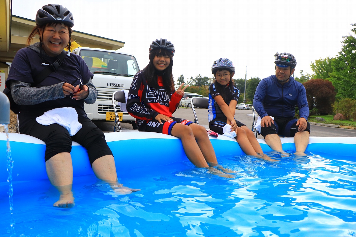 温泉の足湯も用意されていました