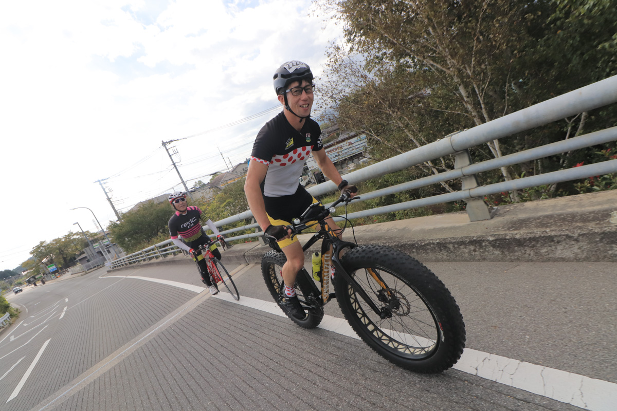 ファットバイクで走る参加者も....