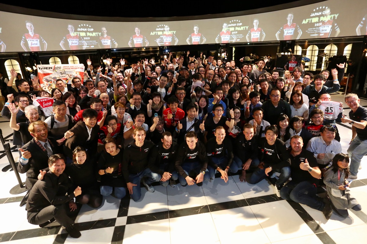 最後はファンも選手もスタッフも全員でチーズ!楽しい時間でしたね