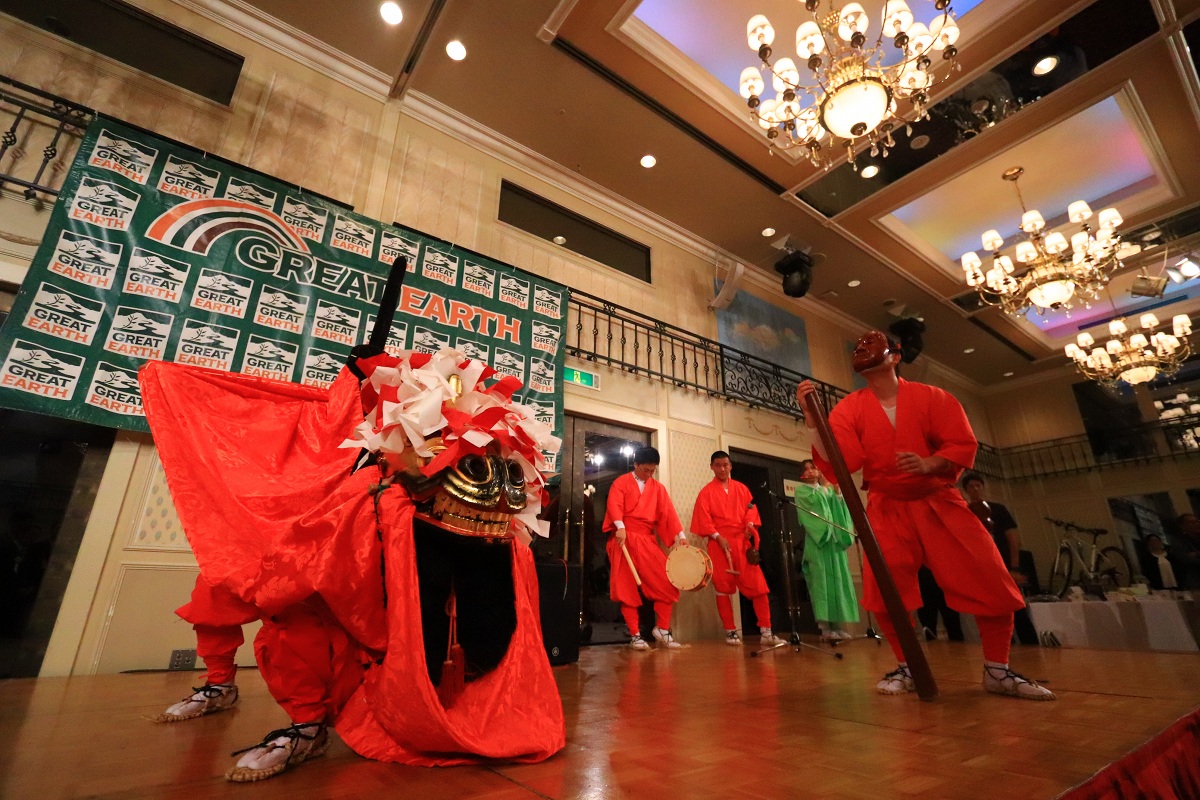 鳥取・因幡の伝統行事である麒麟獅子舞の演舞が始まっ