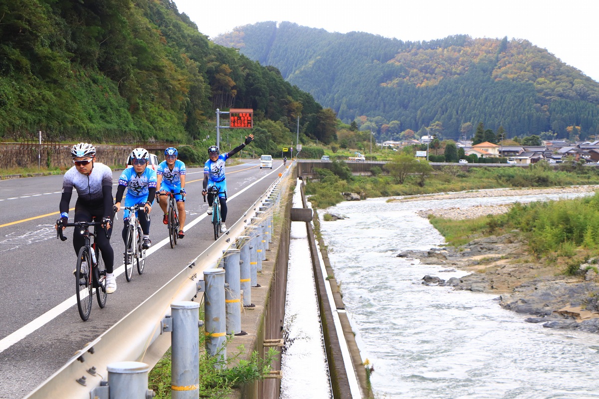 千代川沿いを快適に下っていきます