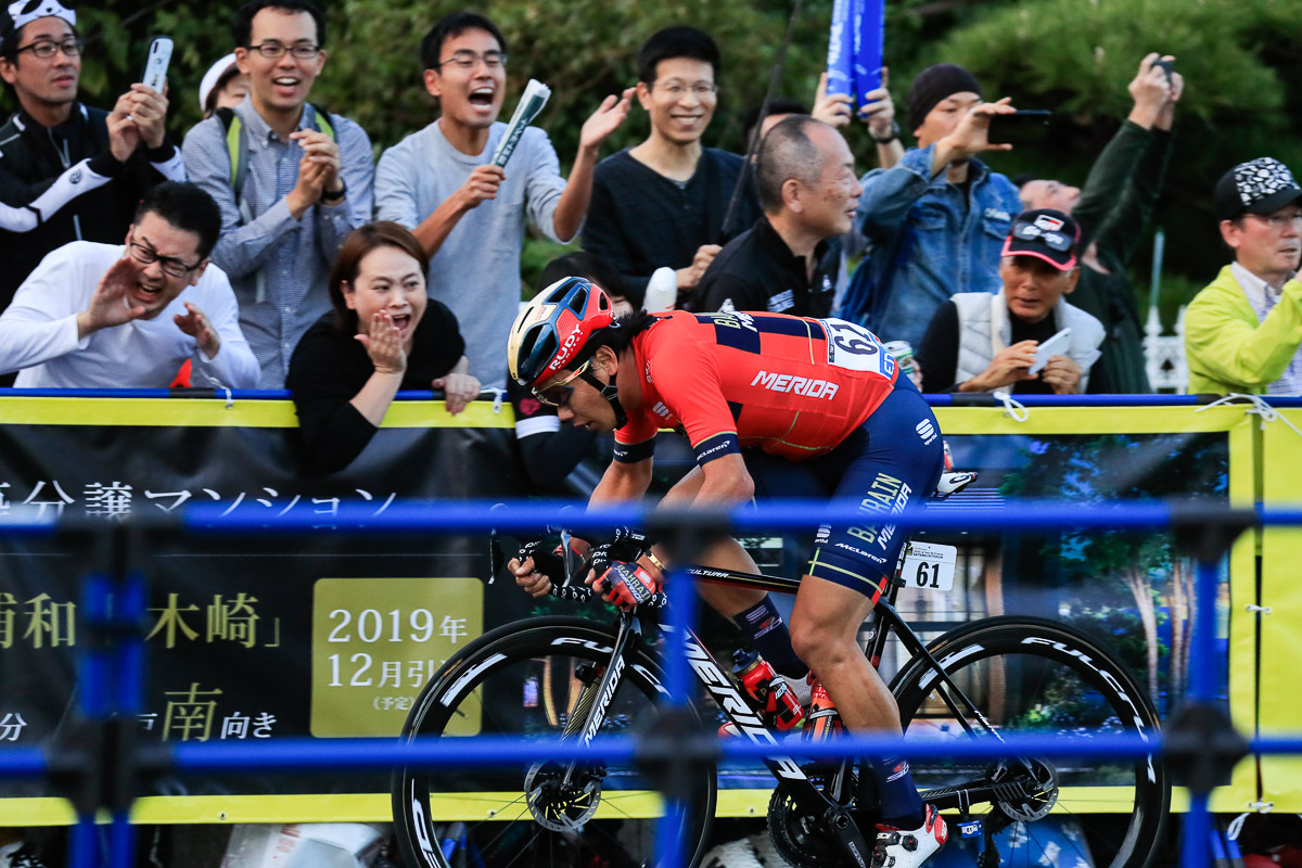 残り1周で果敢な単独アタックに出た新城幸也(ツール・ド・フランスジャパンライダー)