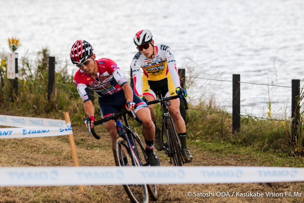 UCI男子エリート レース序盤デッドヒートを繰り広げる小坂光と織田聖