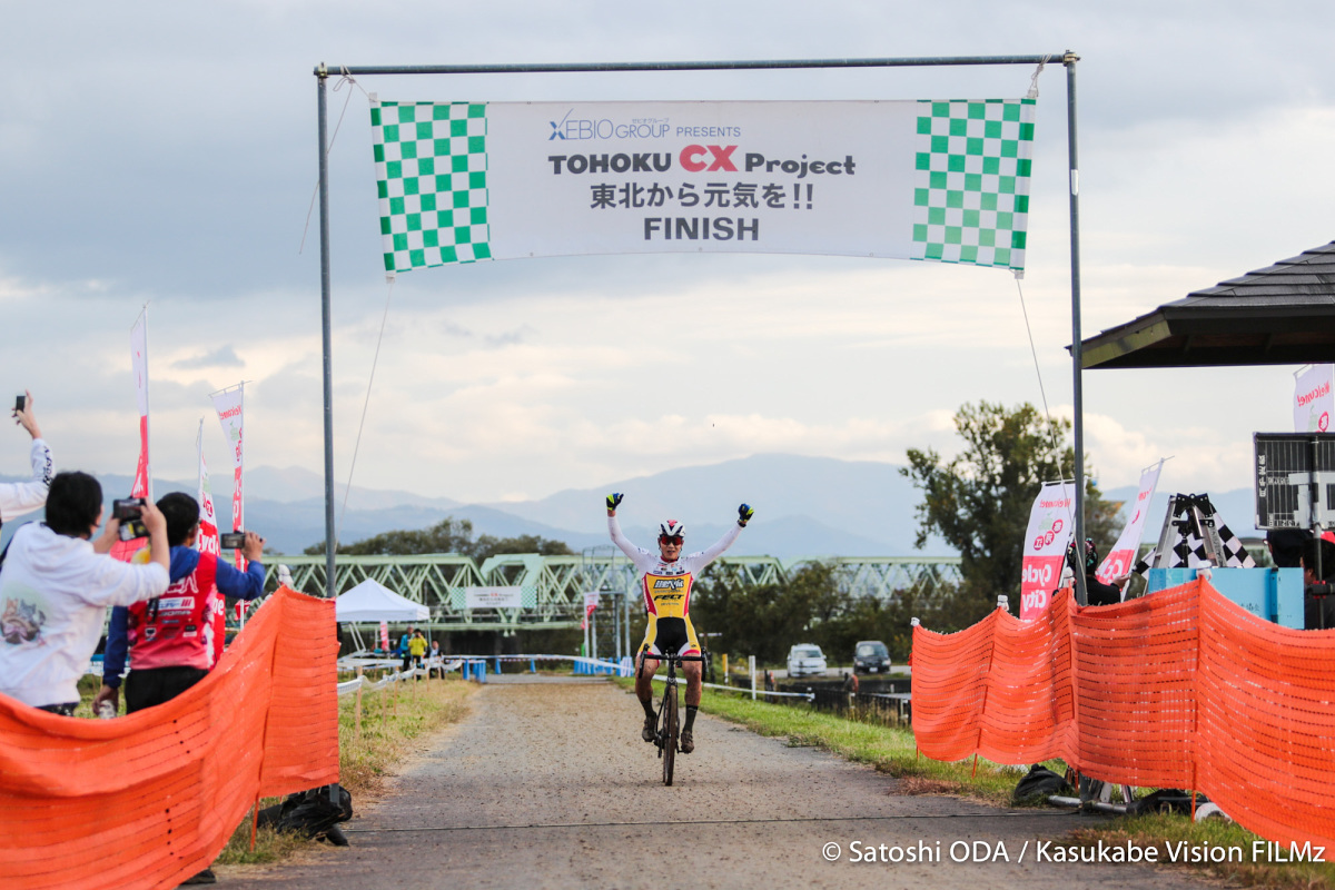 UCI男子エリート 優勝の織田聖のフィニッシュ