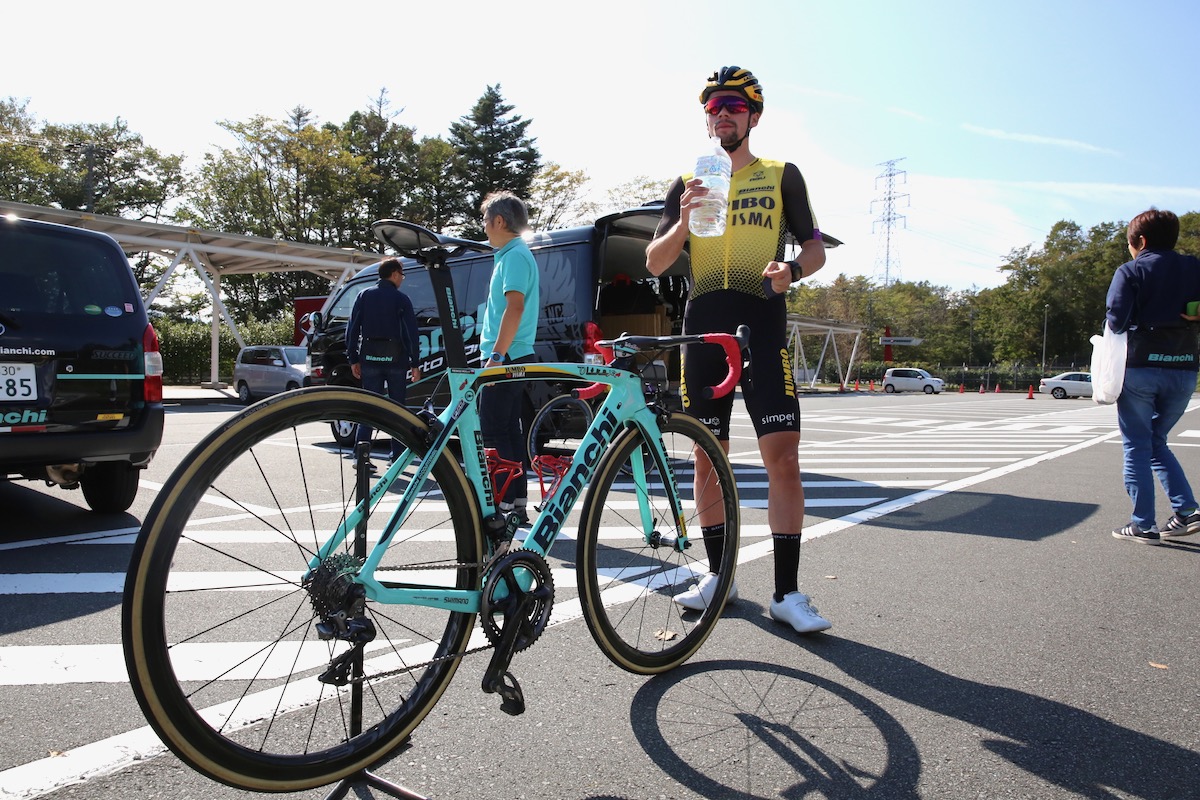 準備を進めるログリッチェと、OLTRE XR4