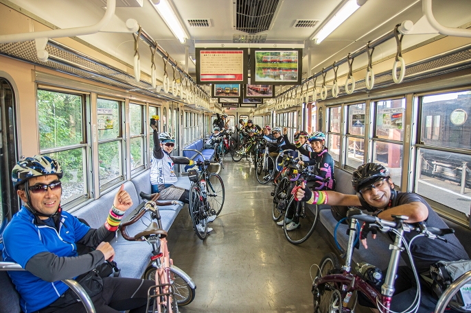 サイクルトレインにバイクを持ち込んで乗車する