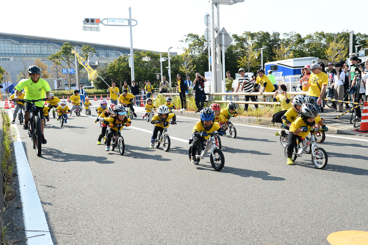 子供達のストライダーレースも行われた