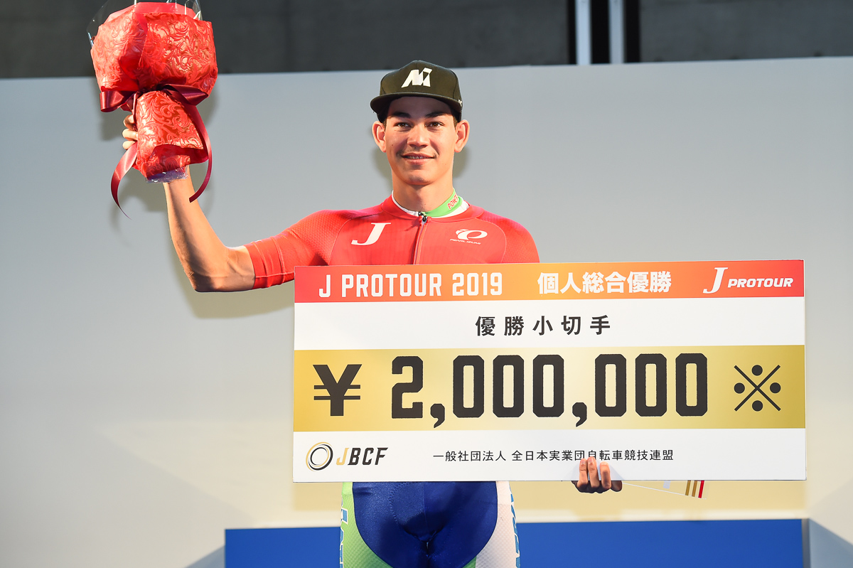 Jプロツアー個人総合優勝オールイス・アルベルト・アウラール(マトリックスパワータグ)