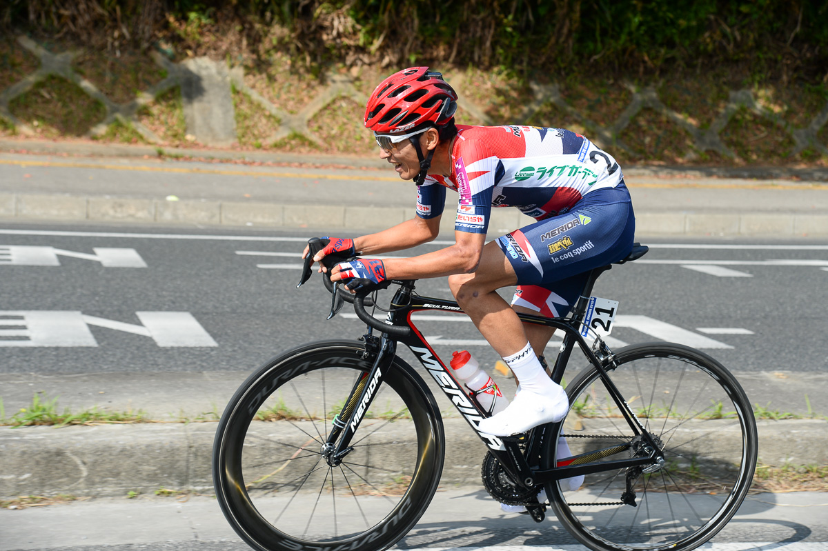 残り5km イオン坂を登る増田成幸(宇都宮ブリッツェン)