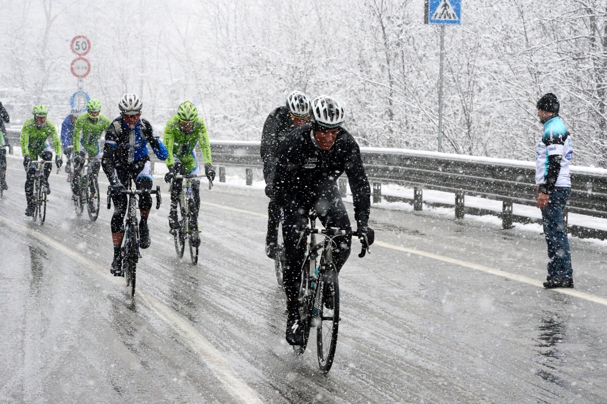 大雪に見舞われた2013年のミラノ〜サンレモ。多くのチームがこぞってGabbaを着用した