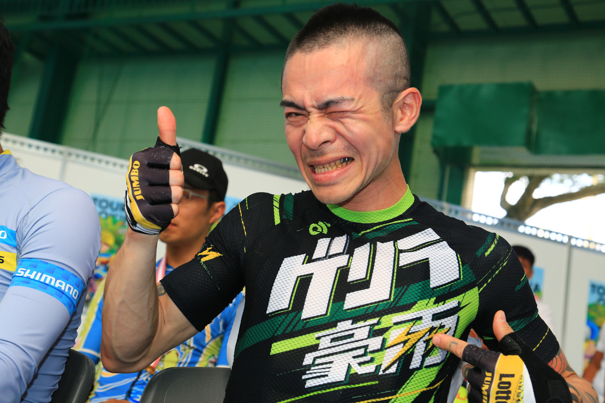 市民100kmマスターズで優勝した酒井洋輔（ゲリラ豪雨）