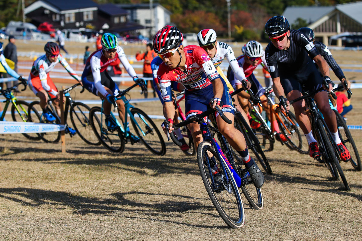 Uciマキノでチェコのヘケレが織田聖を下す 女子は唐見実世子が勝利 関西シクロクロス19 マキノラウンド Cyclowired