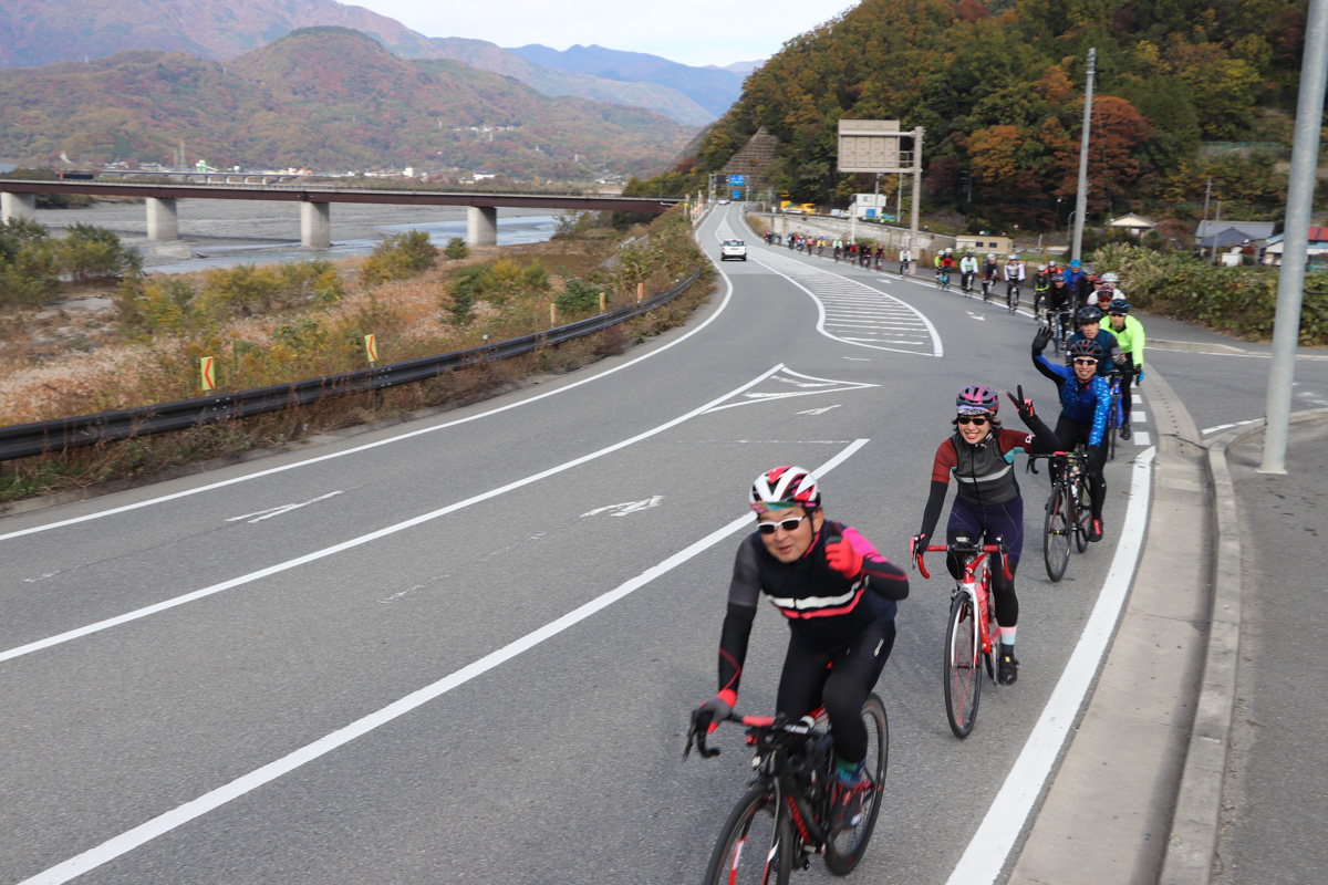 富士川に当たる所で一行は南の身延山へと向かう