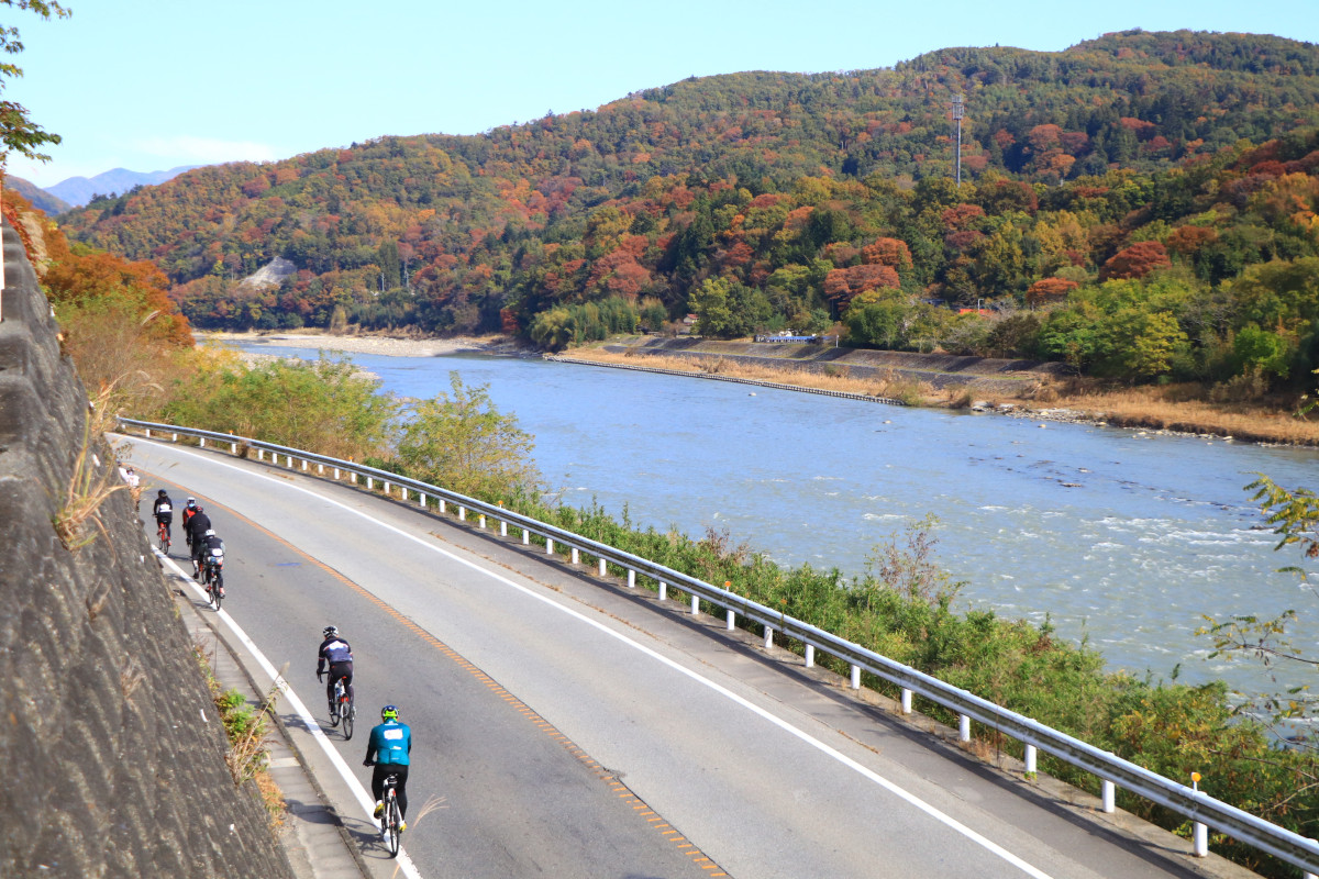 富士川沿いを走っていく。ここもトレインに乗車できたようで快調に走っていた