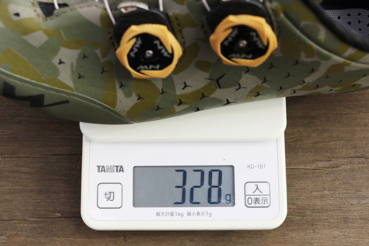 実測重量328g(42サイズ、片側)