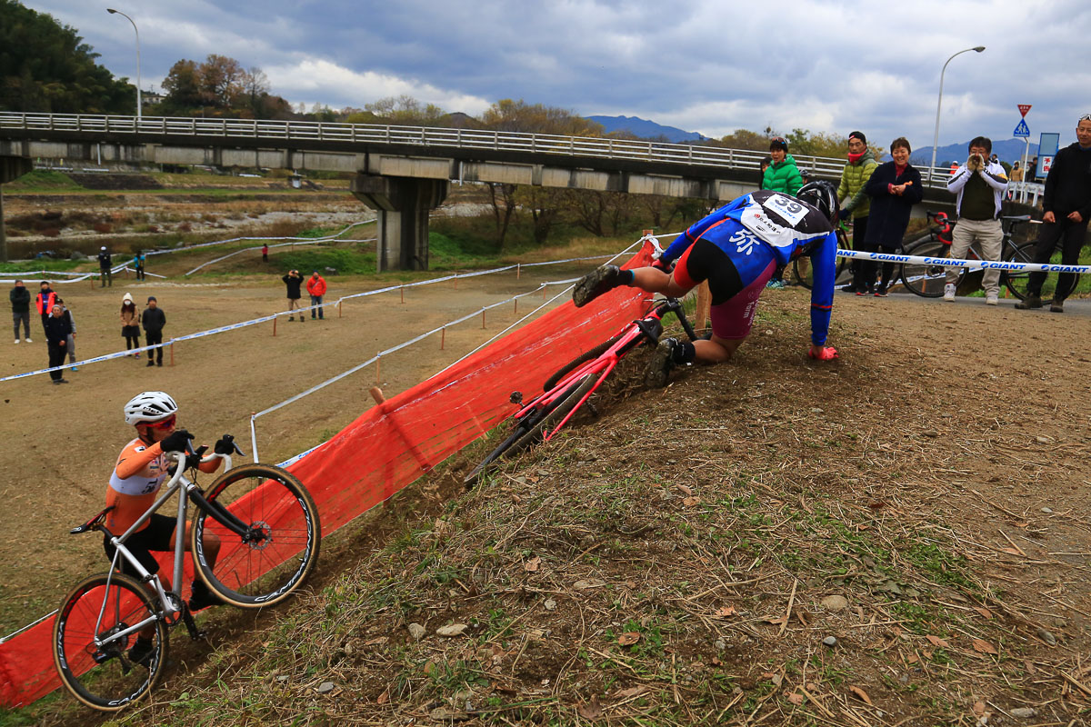 萬谷 和也（FUJIMOTO FARM）がミス。筧五郎（56サイクル）が続く