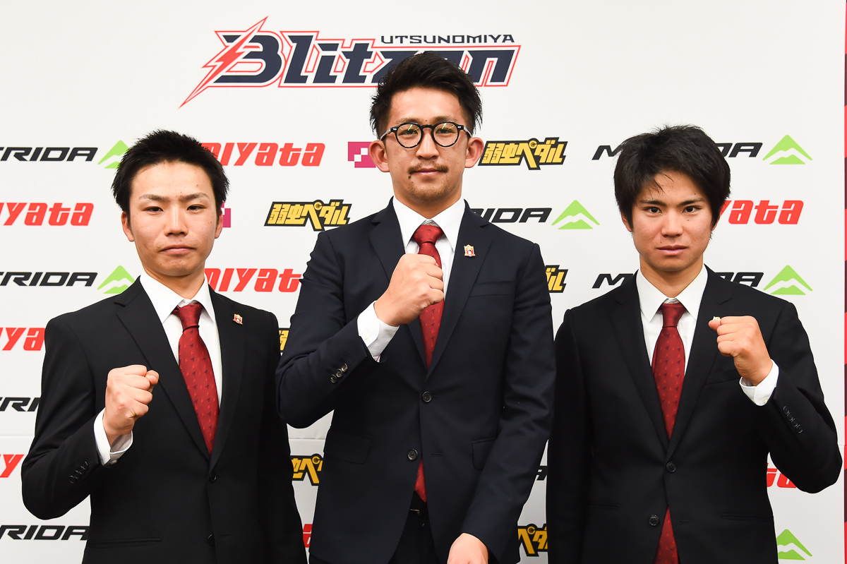 新加入の3選手　左から、中村魁斗、大久保陣、西村大輝