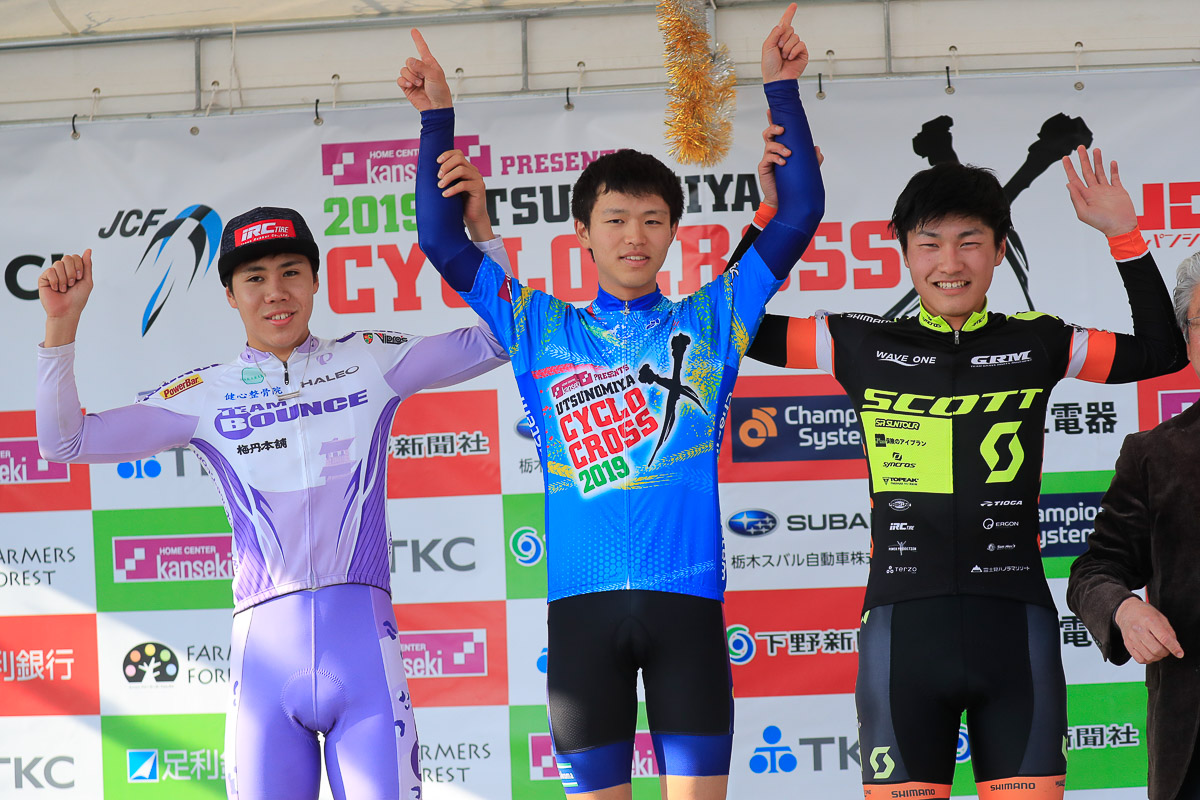 男子ジュニア表彰 優勝は鈴木来人(BonneChance)