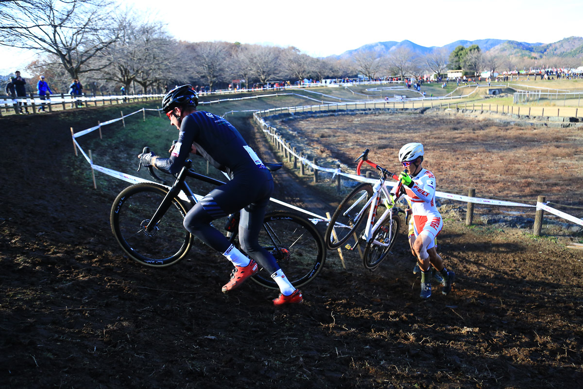 前田公平にとって泥キャンバー区間のランは捻挫した足首への負荷を蓄積させた