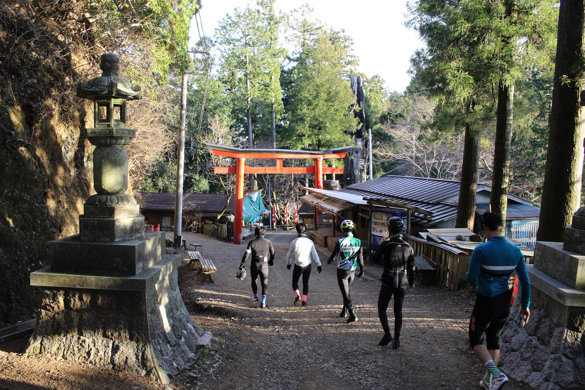 子ノ権現天龍寺から帰路へ向かうCW編集部