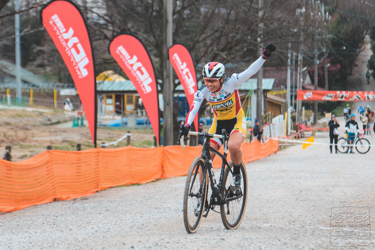 唐見 実世子 弱虫ペダルサイクリングチーム が第4戦マキノ以来 Jcx2勝目をあげる Cyclowired