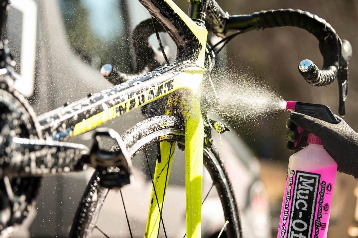マックオフ チームイネオスらプロチームも使用するバイク洗浄剤 - 新製品情報2020 | cyclowired