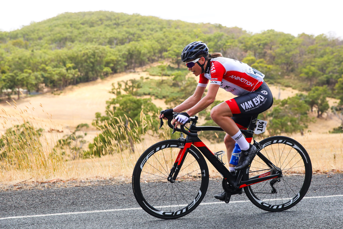 カテゴリー山岳に向かって逃げるマリーケ・ファンヴィツェンブルグ（オランダ、ドルチーニ・ファンエイクスポート）