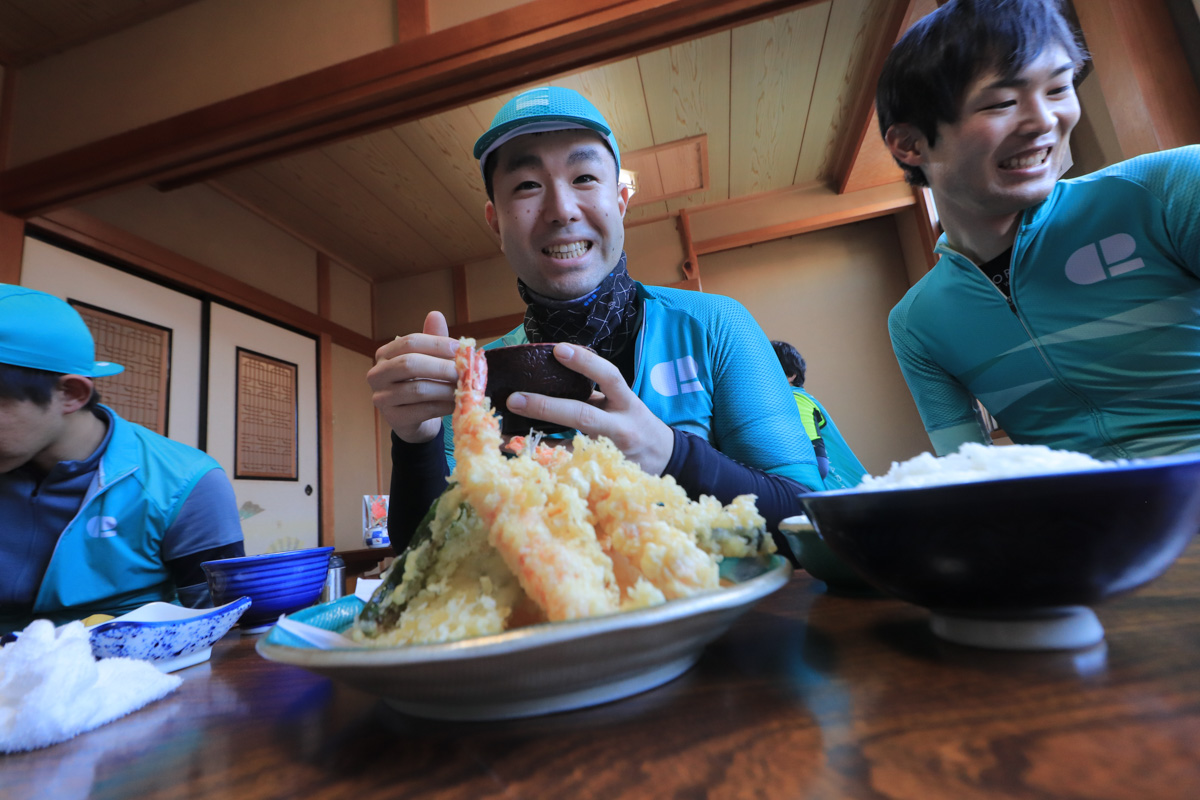 豪華な天ぷら定食に大満足