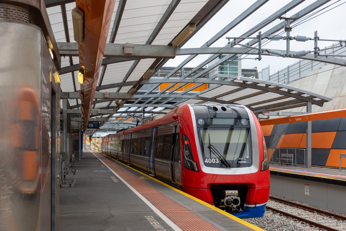 アデレード中心部とシーフォード駅を往復する電車