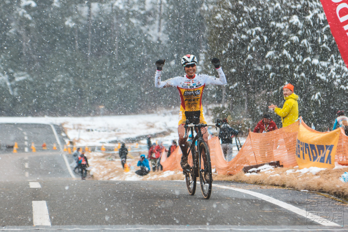 昨シーズンTERRENO MIXを使ったレースで全勝した唐見実世子(弱虫ペダルサイクリングチーム)