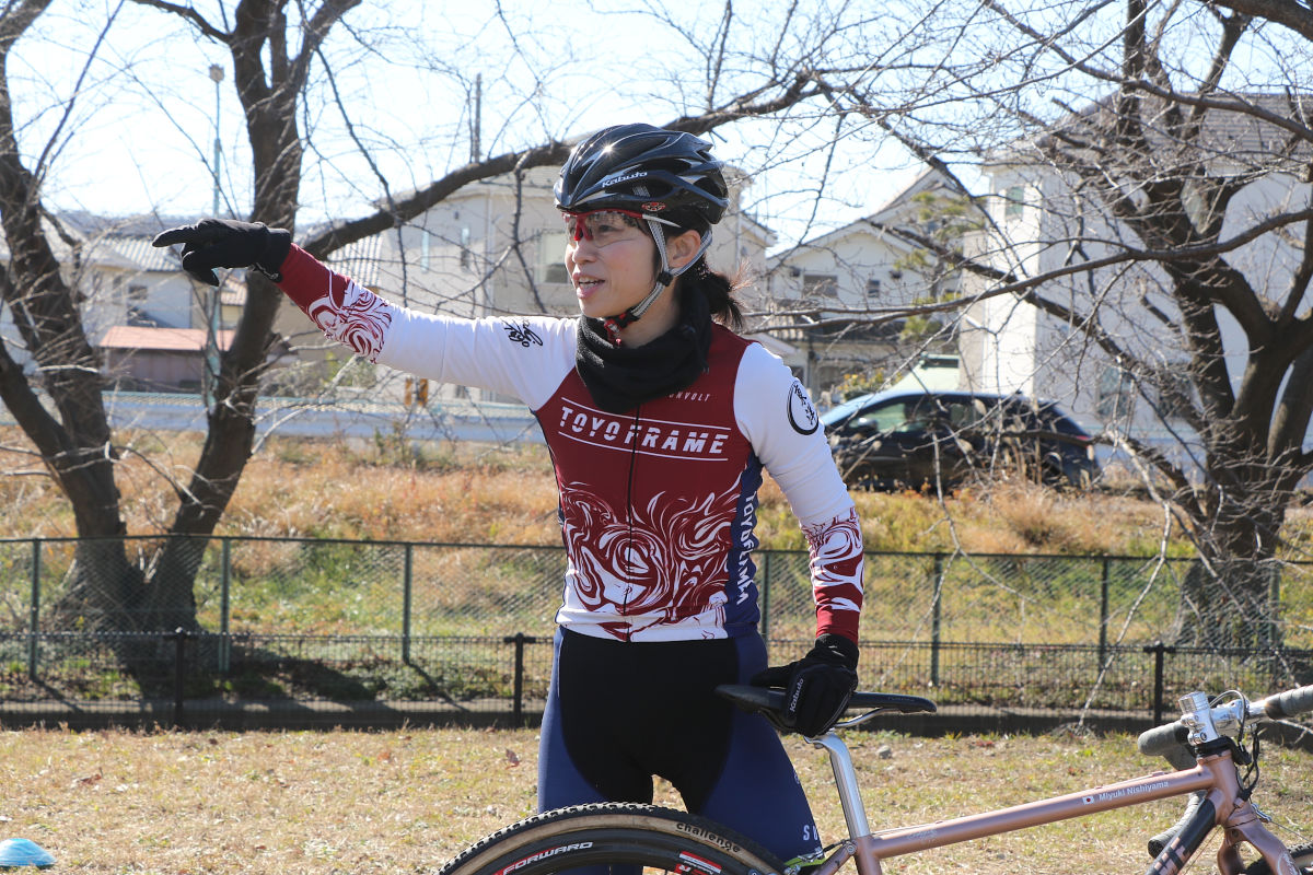 CXスクール女子担当は西山みゆき（TOYO FRAME FILD MODEL）