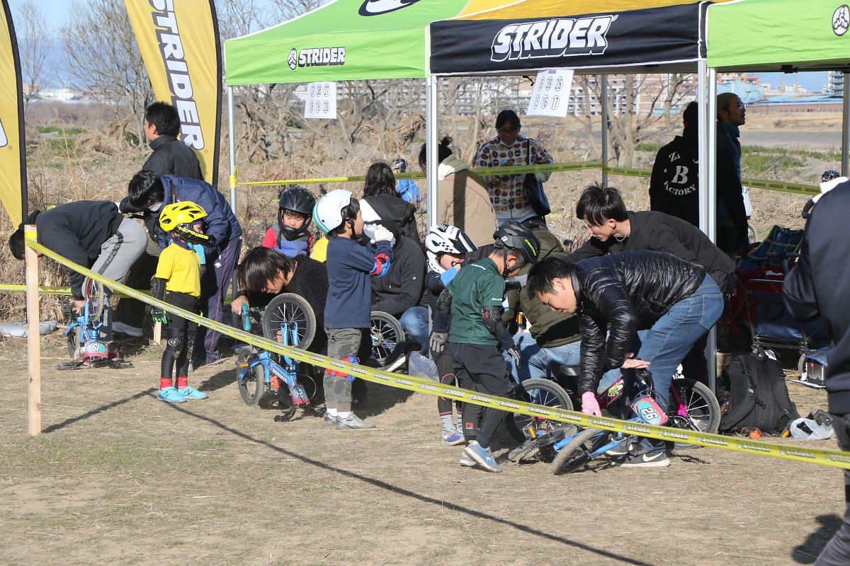 親御さんのピット作業と子供の走りが勝敗を決める