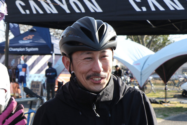 キャニオングラベルサイクリングの案内人を務めた『EFFECT』のオーナーメカニック日比谷篤史さん
