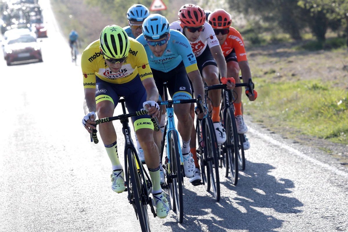 第2ステージ　バルベルデとケムナを追走するクサンドロ・ムーリッセ（ベルギー、サーカス・ワンティゴベール）