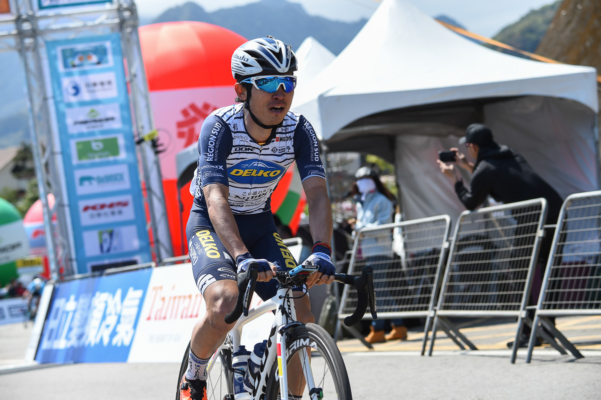 ツール・ド・台湾第2ステージで3位に入った中根英登(NIPPO・デルコ・ワンプロヴァンス)は悔しさを露わにしてフィニッシュ