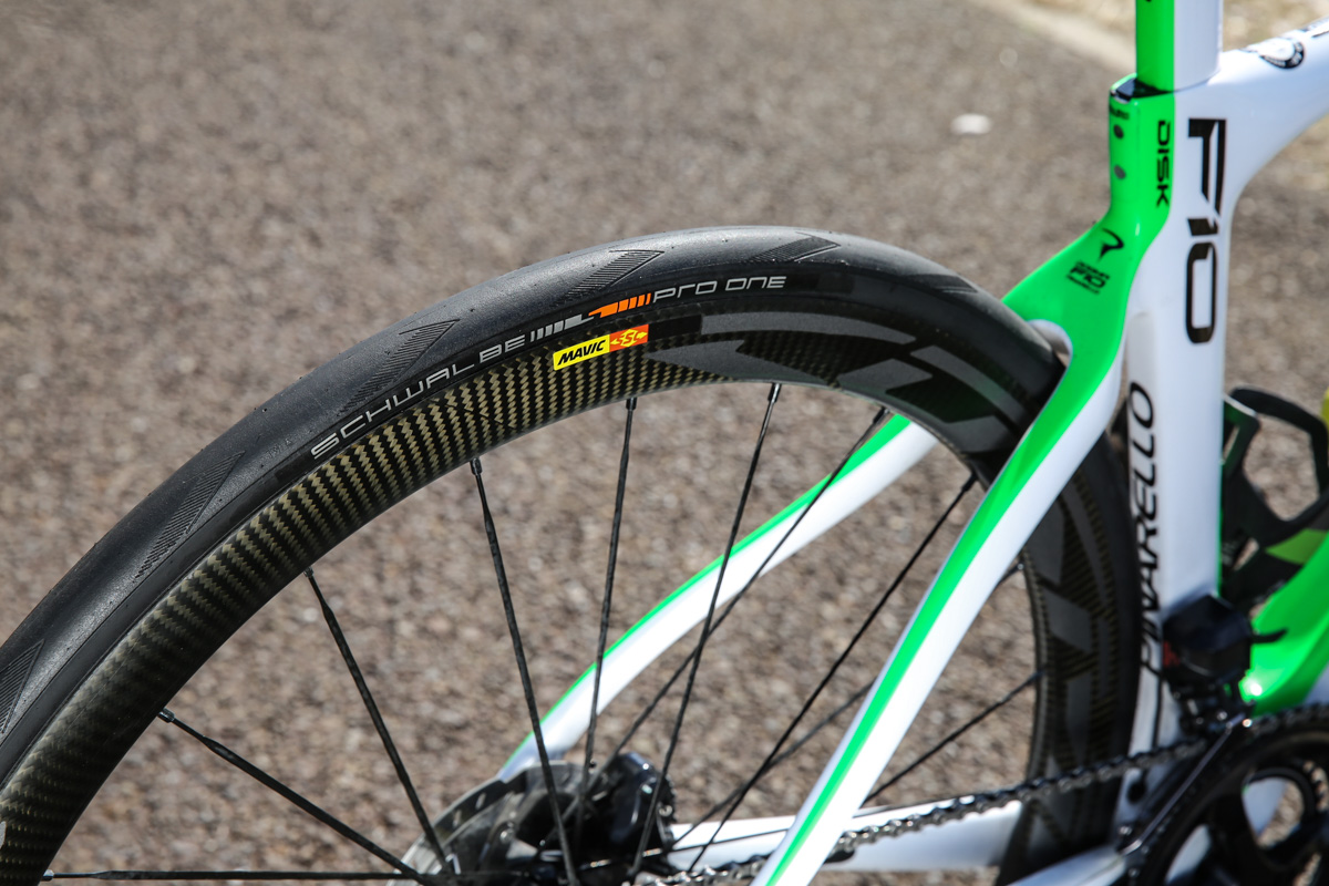 シュワルベ PRO ONE TUBELESS EASY 「目指したのはチューブラーの