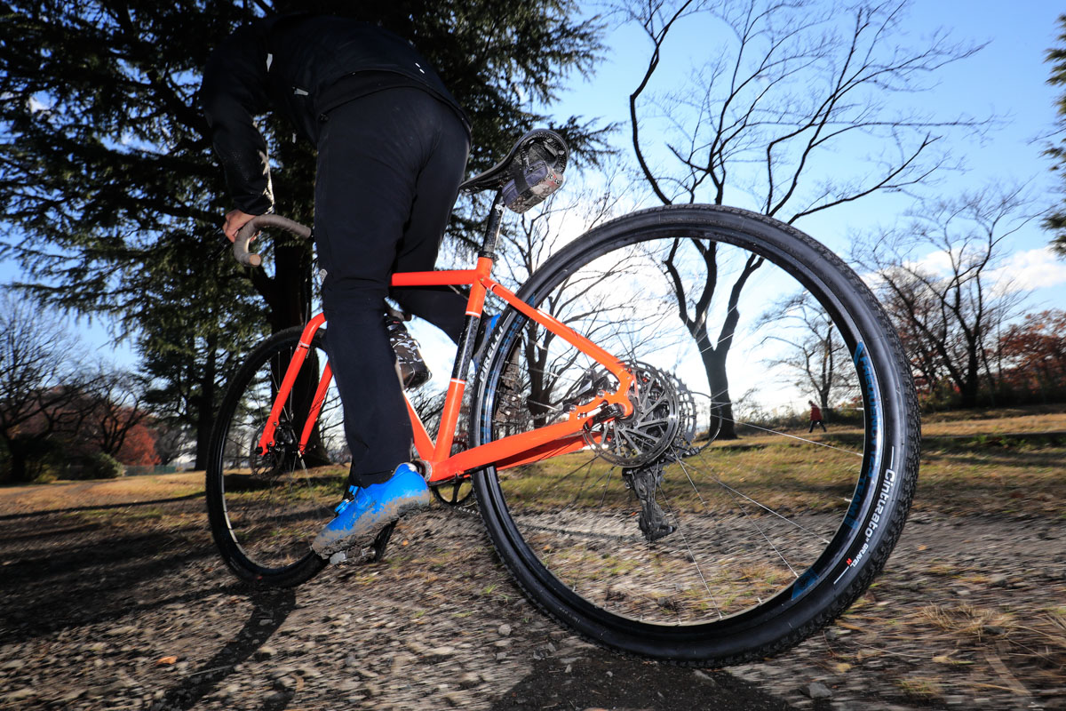  しなやかでハードパックの走行抵抗が低いCINTURATO GRAVEL HARD