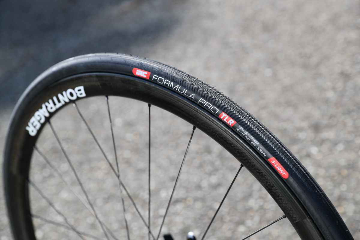 IRC Formula Pro Tubeless Ready S-LIGHT（写真は25C：220g）