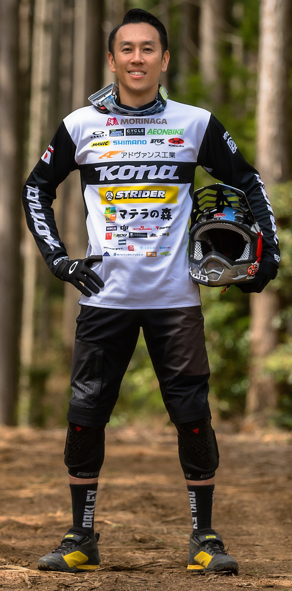 2018年 ,2019年 DOWNHILL SERIES シリ ーズチャンピオンの井手川直樹