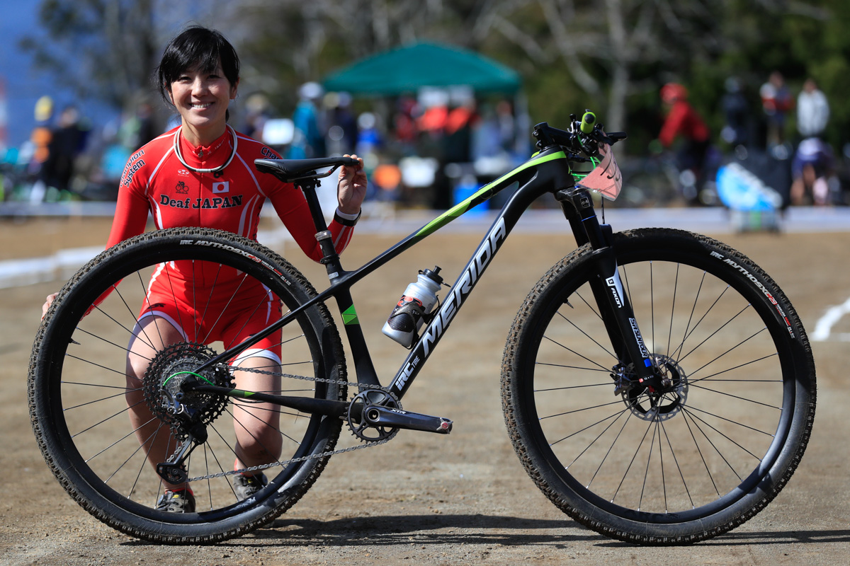 エリート女子優勝 早瀬久美（日本ろう自転車競技協会） メリダ BIG NINE9000