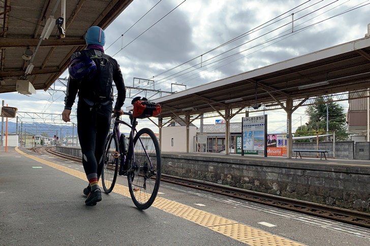切符を買ってドキドキの自転車ホーム内持ち込み!輪行しなくて良いってなんてラクなんでしょう❤