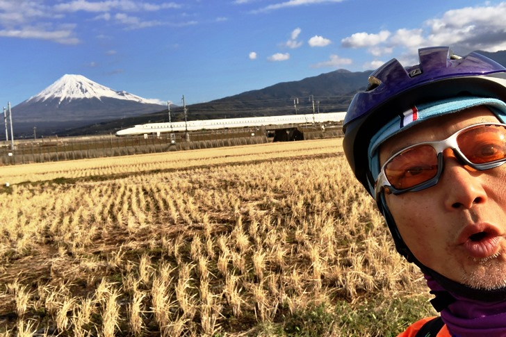 新幹線と富士山をキレイに切り取れる某有名撮影スポットはこんな感じでした