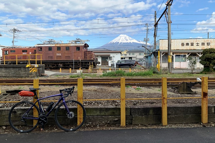 富士山の麓を走る