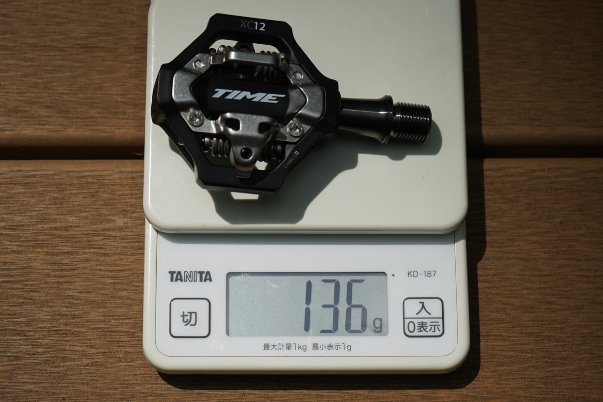 ハイエンドXC12の実測重量は136g