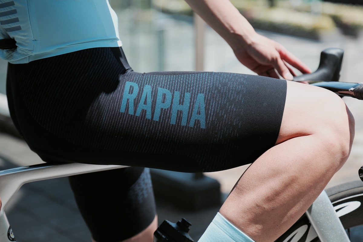 Rapha Pro Team Powerweave Bib Shorts 勝つための、最高峰ビブショーツがデビュー - 製品インプレッション |  cyclowired
