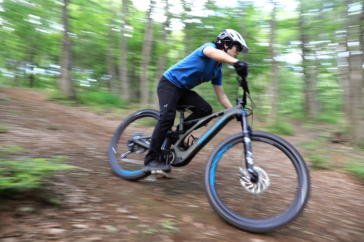 E-MTBの中ではダントツの下り性能。下手なノーマルMTBよりも下るかも?と安岡