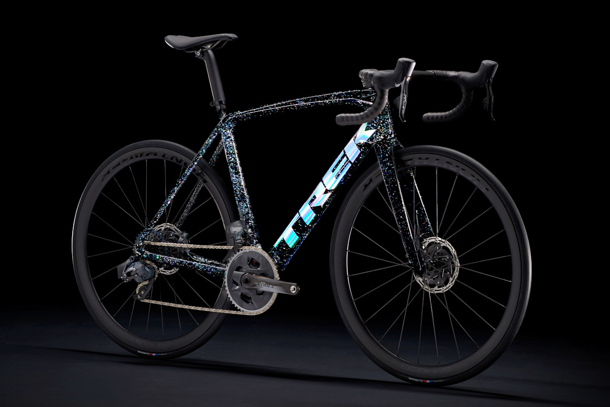 Émonda(Holographic Diamond Flake)