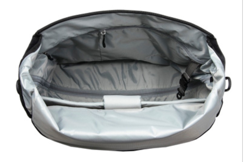 ダウンタウン2  QL3.1のバッグ内部。ビジネスバッグとして使いやすい間仕切りやポケット