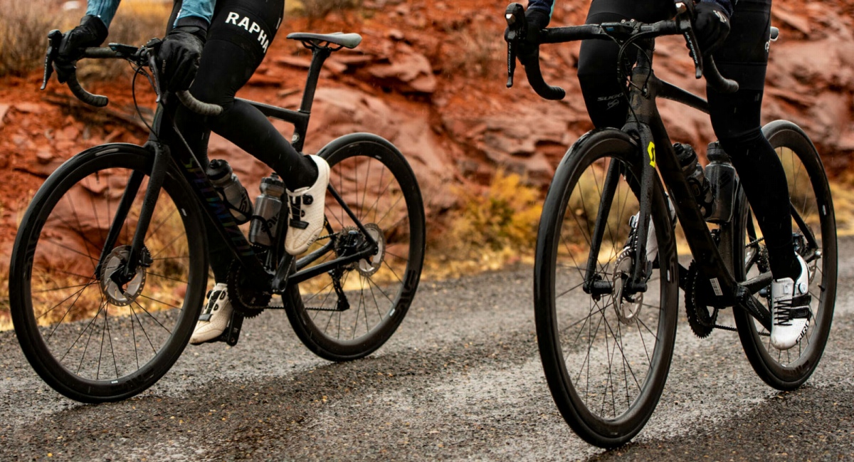 人気 2本セット ENVE SES Road 28 700 x 27C チューブレス | www